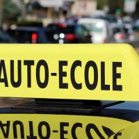 Enseignant de la conduite propose leçon de conduite ( auto école)  Aix-en-Provence